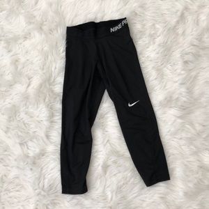 Nike pro compression capris